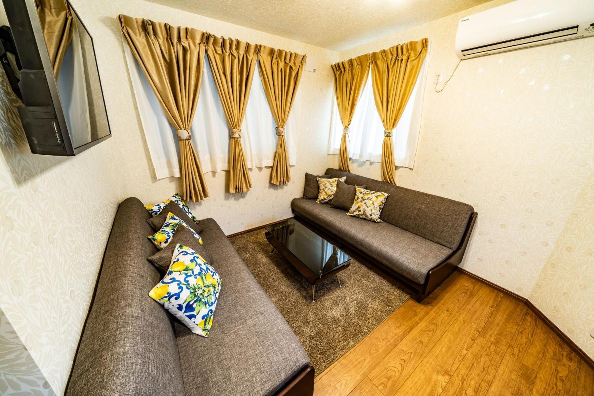 53, Yahiro 5, Private House Tokyo